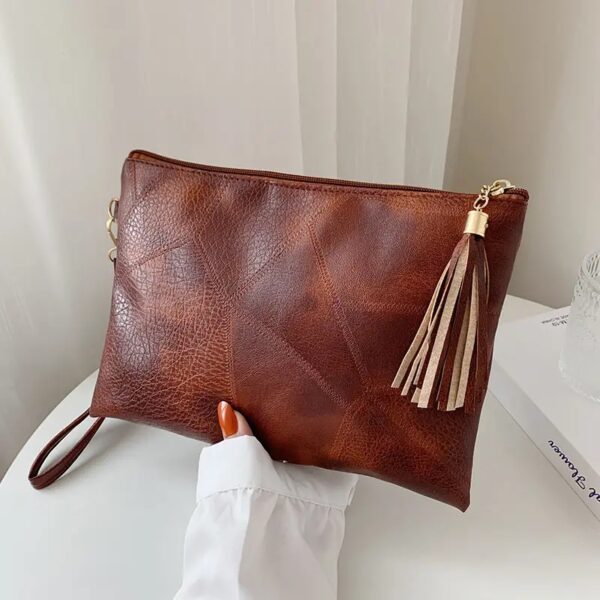 Chic Retro Tassel Clutch Handbag