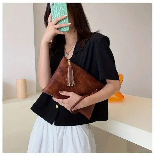 Chic Retro Tassel Clutch Handbag